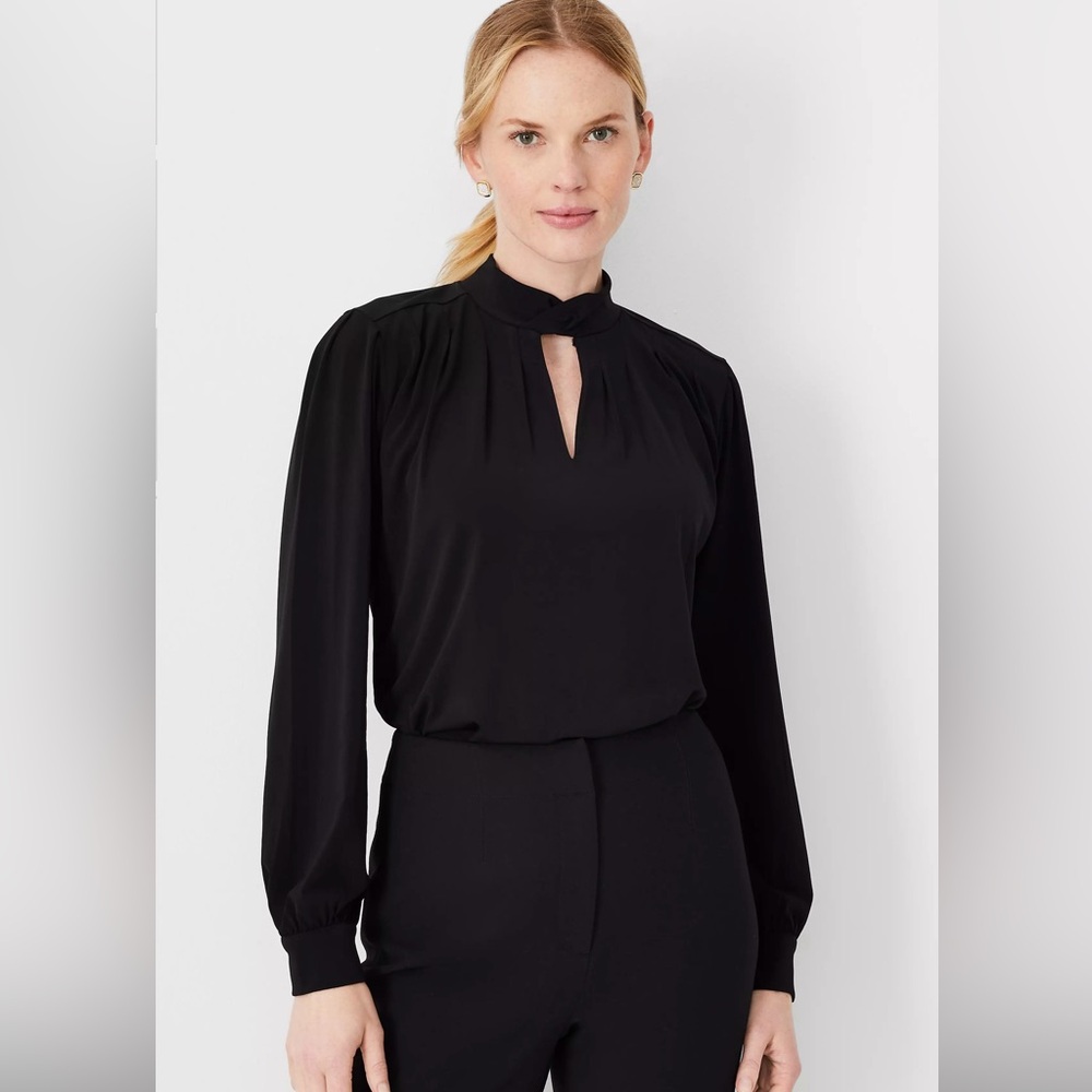 NWT Ann Taylor Twist Mock Neck Pleat Front Top Size L